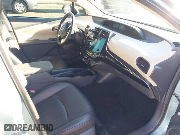 2018 Toyota Prius Two with VIN JTDKBRFU3J3583259, listed as a IAAI auction lot 40688951 with 197,642 mi miles and . Bid and sale history available at DreamBid. Image 5.