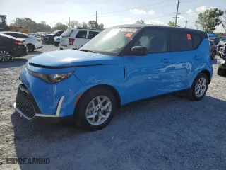 2025 Kia Soul LX with VIN KNDJ23AU2S7247869, listed as a Copart auction lot 51965715 with 2,203 mi miles and Salvage Title. Bid and sale history available at carsss.com. Image 1.