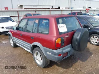 1997 Toyota RAV4 with VIN JT3GP10V2V0011119, listed as a IAAI auction lot 42102913 with 119,073 mi miles and . Bid and sale history available at DreamBid. Image 3.