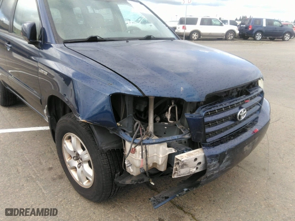 2002 Toyota Highlander with VIN JTEGF21A820061482, listed as a IAAI auction lot 41450883 with 175,821 mi miles. Bid and sale history available at carsss.com. Image 6.