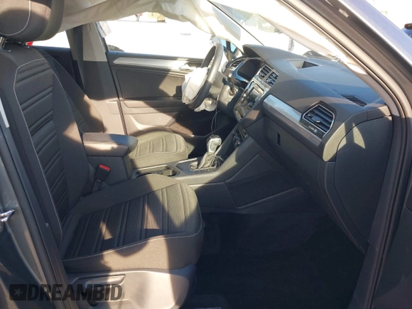 2024 Volkswagen Tiguan S с VIN 3VVRB7AX2RM053669, выставлен на аукционе IAAI как лот 41461526 с пробегом 33 358 миль миль и . История ставок и продаж доступна на DreamBid. Изображение 5.
