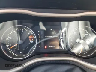 2017 Jeep Cherokee Latitude z VIN 1C4PJLCB6HW502689, wystawiony jako Copart lot #57913075 z przebiegiem 62 435 mil mil oraz Szkoda całkowita • Salvage title. Historia ofert i sprzedaży dostępna na DreamBid. Obrazek 9.