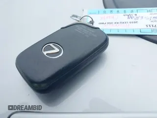 2010 Lexus RX 350 z VIN JTJZK1BA2A2400545, wystawiony jako IAAI lot #42408870 z przebiegiem 126 031 mil mil oraz . Historia ofert i sprzedaży dostępna na DreamBid. Obrazek 11.