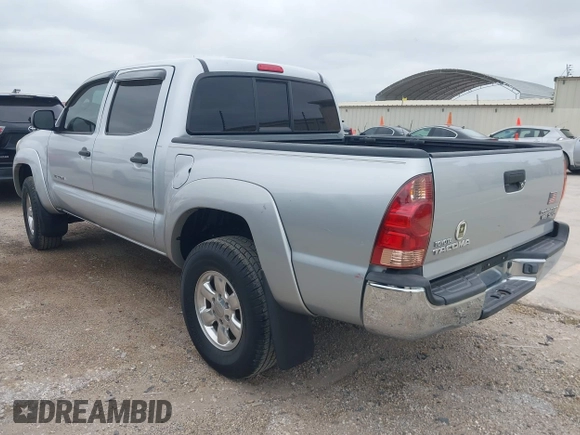2007 Toyota Tacoma PreRunner z VIN 3TMJU62N37M033683, wystawiony jako IAAI lot #42383346 z przebiegiem 138 683 mil mil oraz . Historia ofert i sprzedaży dostępna na DreamBid. Obrazek 3.