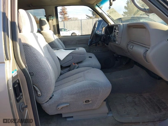 1998 Chevrolet C/K 1500 with VIN 2GCEK19R9W1276486, listed as a IAAI auction lot 41755760 with 181,656 mi miles. Bid and sale history available at carsss.com. Image 5.