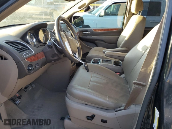 2015 Chrysler Town & Country Touring L with VIN 2C4RC1CG8FR547139, listed as a Copart auction lot 49427805 with 87,173 mi miles and Salvage Title. Bid and sale history available at DreamBid. Image 7.