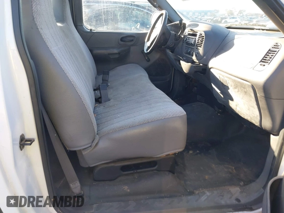 2004 Ford F-150 XL с VIN 2FTRF17224CA93993, выставлен на аукционе IAAI как лот 41676653 с пробегом Не указан миль и . История ставок и продаж доступна на DreamBid. Изображение 5.