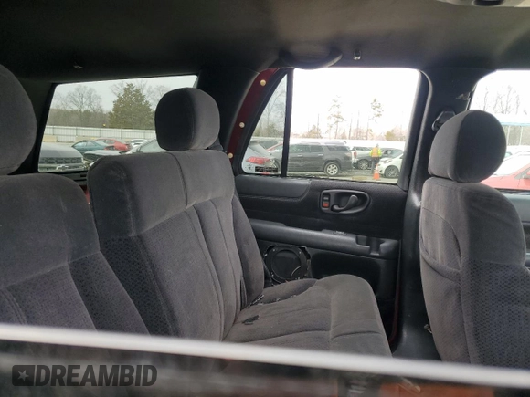 2001 Chevrolet Blazer LT with VIN 1GNCS13W11K260613, listed as a Copart auction lot 42402085 with 205,229 mi miles and Salvage title. Bid and sale history available at DreamBid. Image 10.