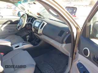 2015 Toyota Tacoma with VIN 5TFLU4EN9FX116262, listed as a IAAI auction lot 40515106 with 95,290 mi miles and . Bid and sale history available at DreamBid. Image 5.