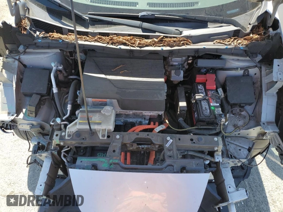 2019 Nissan LEAF SV z VIN 1N4AZ1CP1KC305958, wystawiony jako Copart lot #60573005 z przebiegiem 18 243 mil mil oraz Szkoda całkowita • Salvage title. Historia ofert i sprzedaży dostępna na DreamBid. Obrazek 11.