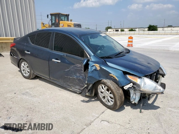 2017 Nissan Versa SV z VIN 3N1CN7AP2HL857375, wystawiony jako Copart lot #57678945 z przebiegiem 106 571 mil mil oraz Szkoda całkowita • Salvage title. Historia ofert i sprzedaży dostępna na DreamBid. Obrazek 4.