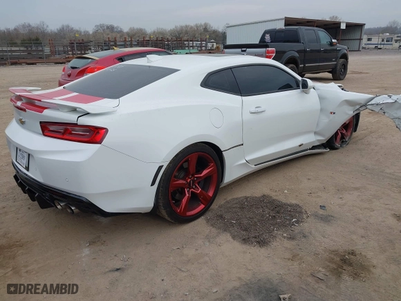 2016 Chevrolet Camaro 2SS with VIN 1G1FH1R72G0168198, listed as a IAAI auction lot 41784155 with 84,146 mi miles. Bid and sale history available at carsss.com. Image 4.