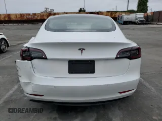 2021 Tesla Model 3 Standard Range Plus z VIN 5YJ3E1EA9MF017537, wystawiony jako Copart lot #55421165 z przebiegiem 40 681 mil mil oraz Szkoda całkowita • Salvage title. Historia ofert i sprzedaży dostępna na DreamBid. Obrazek 6.