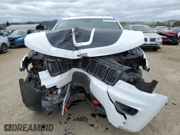 2019 Jeep Grand Cherokee Trailhawk with VIN 1C4RJFLT2KC854714, listed as a Copart auction lot 53761525 with 52,526 mi miles and Salvage title. Bid and sale history available at DreamBid. Image 5.