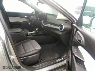 2025 Chevrolet Trax LT with VIN KL77LHEP5SC008734, listed as a IAAI auction lot 41227025 with 6,638 mi miles. Bid and sale history available at carsss.com. Image 5.