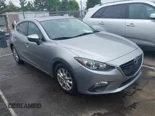 2014 Mazda 3 i Grand Touring z VIN 3MZBM1M73EM110150, wystawiony jako IAAI lot #42260717 z przebiegiem 104 240 mil mil oraz . Historia ofert i sprzedaży dostępna na DreamBid. Obrazek 1.