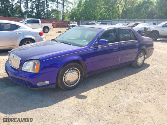 2005 Cadillac DeVille with VIN 1G6KD54Y95U214904, listed as a IAAI auction lot 42014527 with 144,207 mi miles. Bid and sale history available at carsss.com. Image 2.