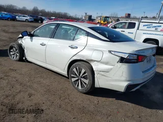 2020 Nissan Altima 2.5 SL with VIN 1N4BL4EWXLC182075, listed as a IAAI auction lot 41512552 with 47,873 mi miles. Bid and sale history available at carsss.com. Image 3.