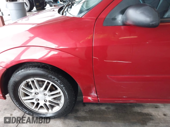 2000 Ford Focus ZTS with VIN 1FAHP3835YW197115, listed as a IAAI auction lot 41583720 with 177,022 mi miles and . Bid and sale history available at carsss.com. Image 14.