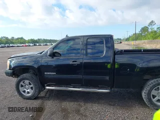 2011 GMC Sierra 1500 SLE z VIN 1GTR2VE35BZ165574, wystawiony jako IAAI lot #42241050 z przebiegiem 197 335 mil mil oraz . Historia ofert i sprzedaży dostępna na DreamBid. Obrazek 14.