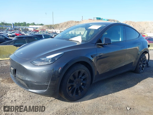 2024 Tesla Model Y z VIN 7SAYGDED8RF158878, wystawiony jako IAAI lot #42514586 z przebiegiem 18 594 mil mil oraz . Historia ofert i sprzedaży dostępna na DreamBid. Obrazek 2.