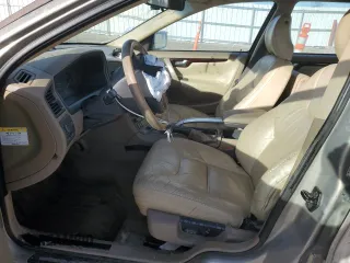 2001 Volvo V70 with VIN YV1SZ58D911021115, listed as a Copart auction lot 42342435 with 219,979 mi miles and Non Repairable. Bid and sale history available at carsss.com. Image 7.