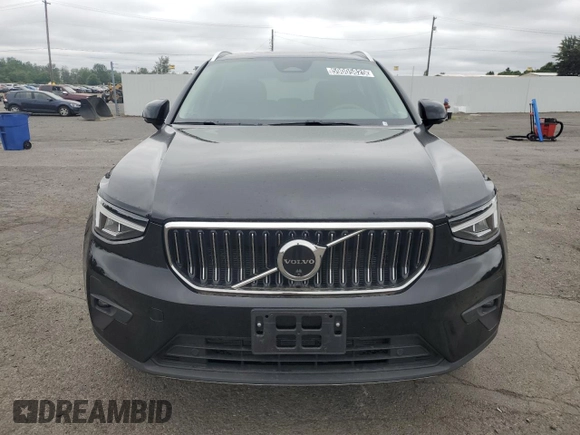 2025 Volvo XC40 Plus Bright Theme with VIN YV4L12UE8S2505476, listed as a Copart auction lot 59005825 with 2,886 mi miles and Clean title. Bid and sale history available at DreamBid. Image 5.