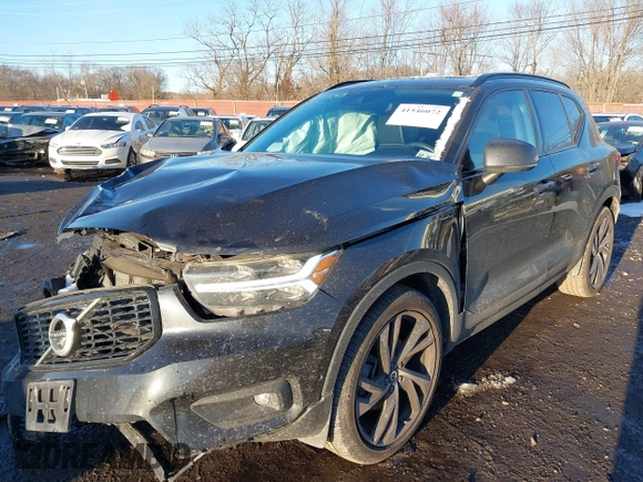 2021 Volvo XC40 R-Design with VIN YV4162UM3M2435422, listed as a IAAI auction lot 41546072 with 59,127 mi miles and . Bid and sale history available at carsss.com. Image 18.