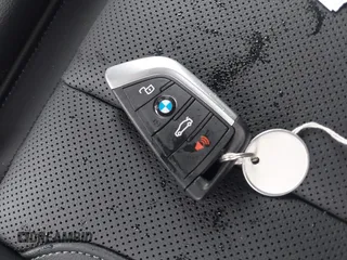 2025 BMW 3 Series 330i xDrive z VIN 3MW89CW03S8F10916, wystawiony jako IAAI lot #41796919 z przebiegiem 1497 mil mil oraz . Historia ofert i sprzedaży dostępna na DreamBid. Obrazek 11.