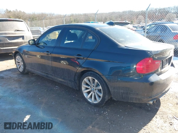 2011 BMW 3 Series 328i xDrive with VIN WBAPK7C5XBA818175, listed as a IAAI auction lot 41661543 with 1 mi miles. Bid and sale history available at carsss.com. Image 3.
