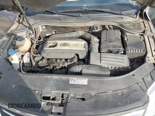 2010 Volkswagen CC Lux with VIN WVWHN7AN4AE530337, listed as a IAAI auction lot 41244342 with 100,819 mi miles. Bid and sale history available at carsss.com. Image 10.