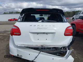 2013 Porsche Cayenne S с VIN WP1AB2A20DLA85337, выставлен на аукционе IAAI как лот 41875317 с пробегом 116 561 миль миль и . История ставок и продаж доступна на DreamBid. Изображение 16.