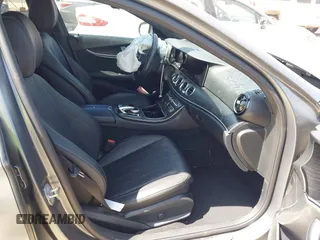 2018 Mercedes-Benz E-Class E 300 with VIN WDDZF4JB1JA365754, listed as a IAAI auction lot 41992681 with 88,203 mi miles. Bid and sale history available at carsss.com. Image 5.