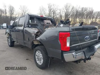 2017 Ford F-250 Lariat z VIN 1FT7W2BT1HEC02912, wystawiony jako IAAI lot #41309090 z przebiegiem 107 244 mil mil oraz . Historia ofert i sprzedaży dostępna na DreamBid. Obrazek 3.