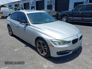 2013 BMW 3 Series 335i z VIN WBA3A9C56DF475450, wystawiony jako IAAI lot #42469522 z przebiegiem Nie podano mil oraz . Historia ofert i sprzedaży dostępna na DreamBid. Obrazek 1.