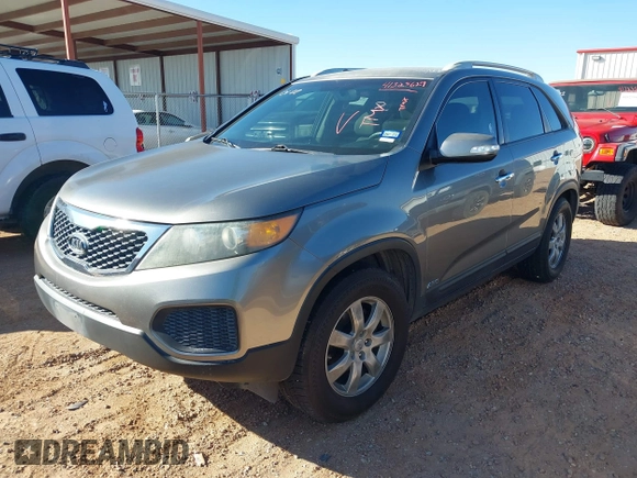 2013 Kia Sorento LX with VIN 5XYKTDA20DG346430, listed as a IAAI auction lot 41325629 with 166,263 mi miles. Bid and sale history available at carsss.com. Image 2.