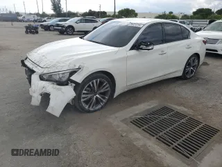 2023 Infiniti Q50 Sensory z VIN JN1EV7CP7PM512076, wystawiony jako Copart lot #76424734 z przebiegiem 13 560 mil mil oraz Szkoda całkowita • Salvage title. Historia ofert i sprzedaży dostępna na DreamBid. Obrazek 1.