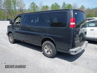 2003 Chevrolet Express Passenger with VIN 1GAHG35U631142890, listed as a IAAI auction lot 42086091 with 127,191 mi miles and . Bid and sale history available at DreamBid. Image 3.