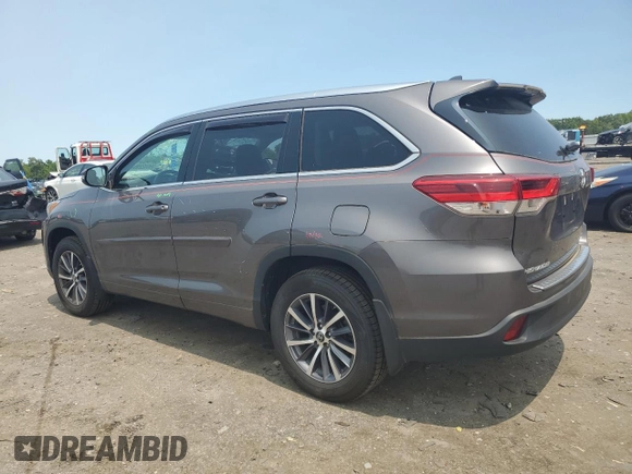 2017 Toyota Highlander XLE with VIN 5TDJZRFH4HS424771, listed as a Copart auction lot 59002205 with 36,895 mi miles and Salvage title. Bid and sale history available at DreamBid. Image 2.