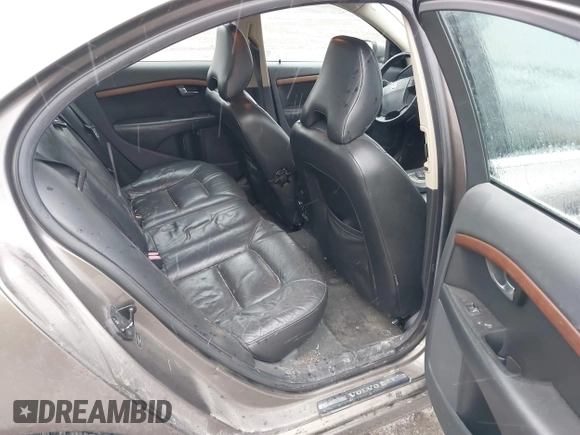 2008 Volvo S80 3.0L Turbo with VIN YV1AH992681073945, listed as a IAAI auction lot 42019998 with 243,340 mi miles. Bid and sale history available at carsss.com. Image 8.