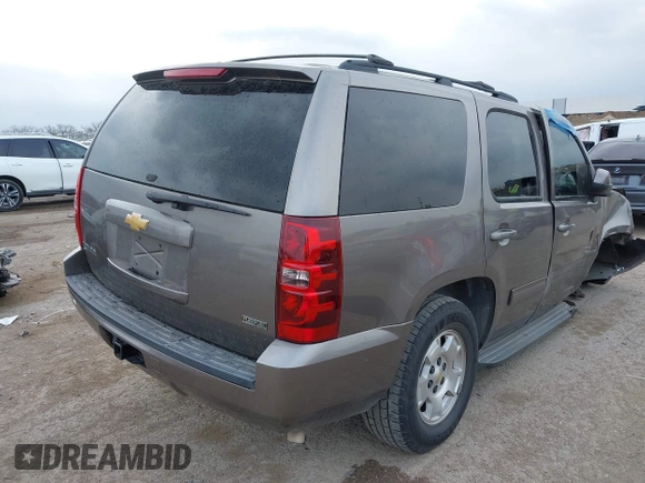 2012 Chevrolet Tahoe LS z VIN 1GNSCAE08CR323878, wystawiony jako IAAI lot #41936259 z przebiegiem 67 542 mil mil oraz . Historia ofert i sprzedaży dostępna na DreamBid. Obrazek 4.
