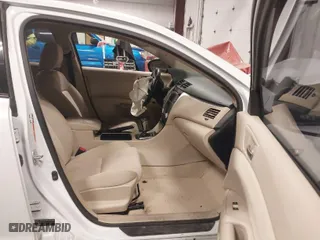 2012 Suzuki Kizashi SE with VIN JS2RF9A36C6101148, listed as a IAAI auction lot 41471932 with 88,493 mi miles. Bid and sale history available at carsss.com. Image 5.