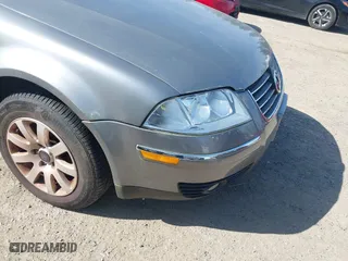 2003 Volkswagen Passat GLS with VIN WVWPD63B63P099079, listed as a IAAI auction lot 41963074 with 147,822 mi miles. Bid and sale history available at carsss.com. Image 6.