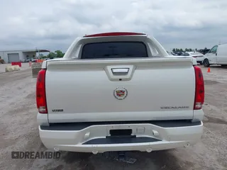 2010 Cadillac Escalade EXT z VIN 3GYVKLEF4AG171775, wystawiony jako IAAI lot #42413511 z przebiegiem Nie podano mil oraz . Historia ofert i sprzedaży dostępna na DreamBid. Obrazek 16.