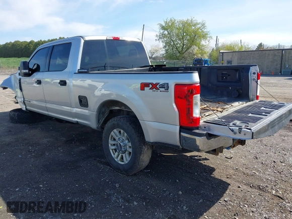 2017 Ford F-250 Lariat z VIN 1FT7W2BT4HED52447, wystawiony jako IAAI lot #42134353 z przebiegiem 208 788 mil mil oraz . Historia ofert i sprzedaży dostępna na DreamBid. Obrazek 3.