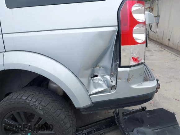 2011 Land Rover LR4 Lux with VIN SALAK2D44BA559466, listed as a IAAI auction lot 42313555 with Not provided miles and . Bid and sale history available at DreamBid. Image 13.