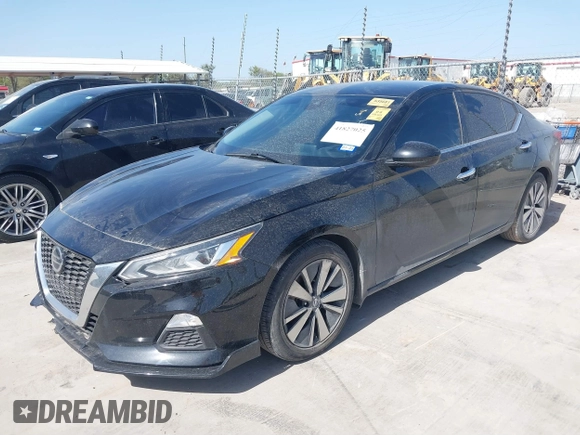 2022 Nissan Altima 2.5 SV with VIN 1N4BL4DV5NN344243, listed as a IAAI auction lot 41827025 with 136,627 mi miles. Bid and sale history available at carsss.com. Image 2.