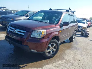 2008 Honda Pilot EX-L with VIN 5FNYF28588B007093, listed as a IAAI auction lot 41862979 with 186,147 mi miles. Bid and sale history available at carsss.com. Image 2.