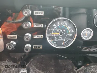 1985 Jeep CJ with VIN 1JCUM87AXFT139710, listed as a Copart auction lot 73825234 with 5,494 mi miles and Salvage Title. Bid and sale history available at carsss.com. Image 9.