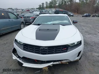2021 Chevrolet Camaro 1SS with VIN 1G1FF1R76M0124111, listed as a IAAI auction lot 41106959 with 31,352 mi miles. Bid and sale history available at carsss.com. Image 12.